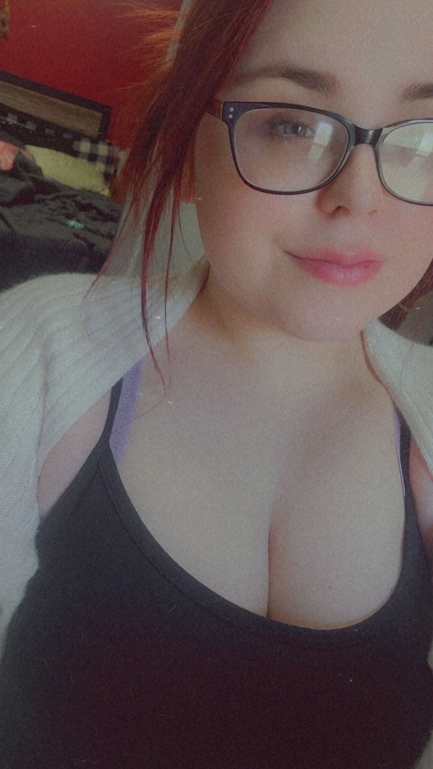 Slut wants to be a webslut, her cuck knows she likes being shared but can’t stop it #E2u4lKOa