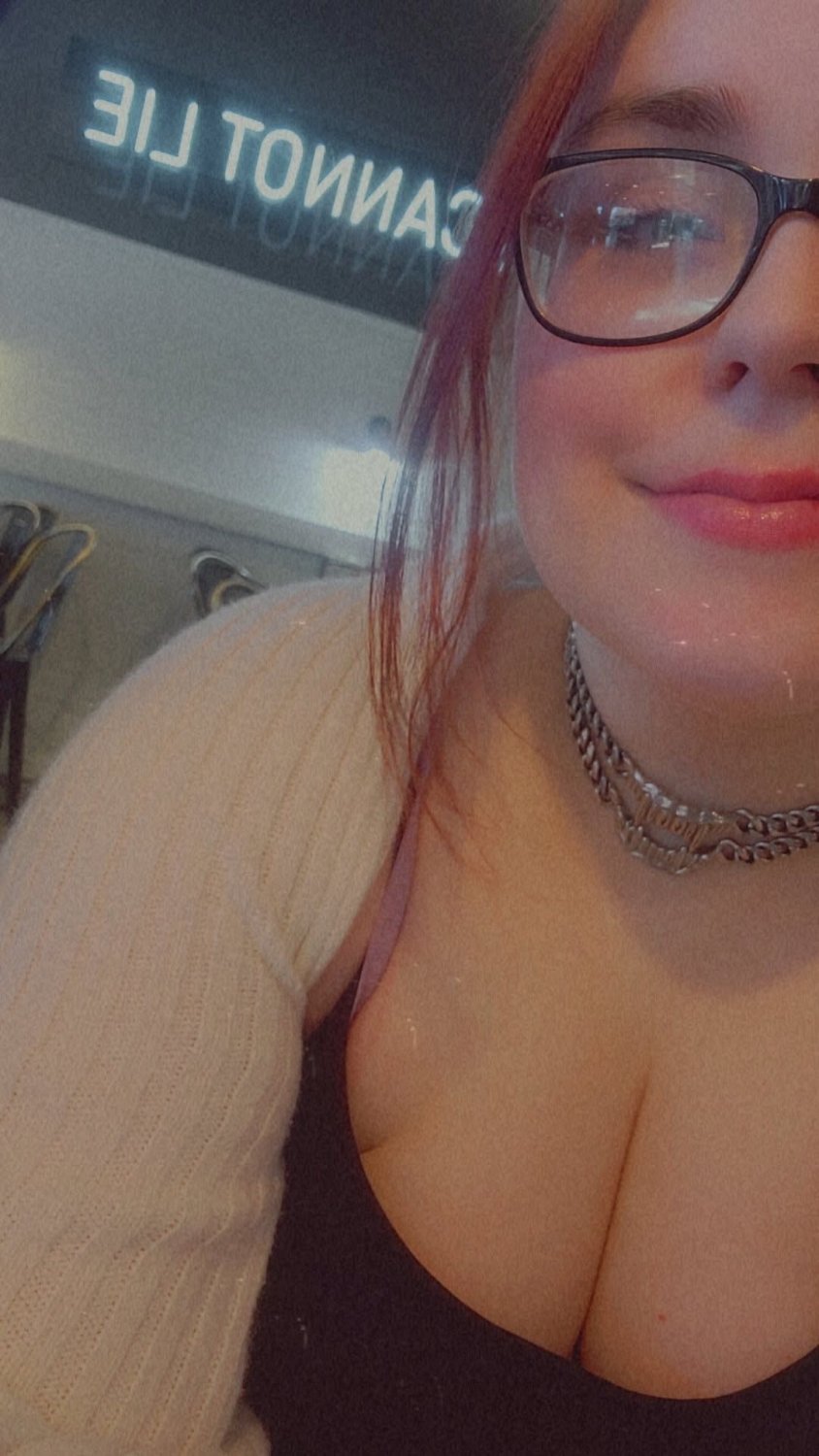 Slut wants to be a webslut, her cuck knows she likes being shared but can’t stop it #N8kHzKoZ
