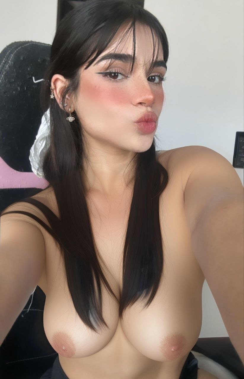 Alana Flores streamer muy perra desnuda Pack caliente argentina #0SP7HqkE