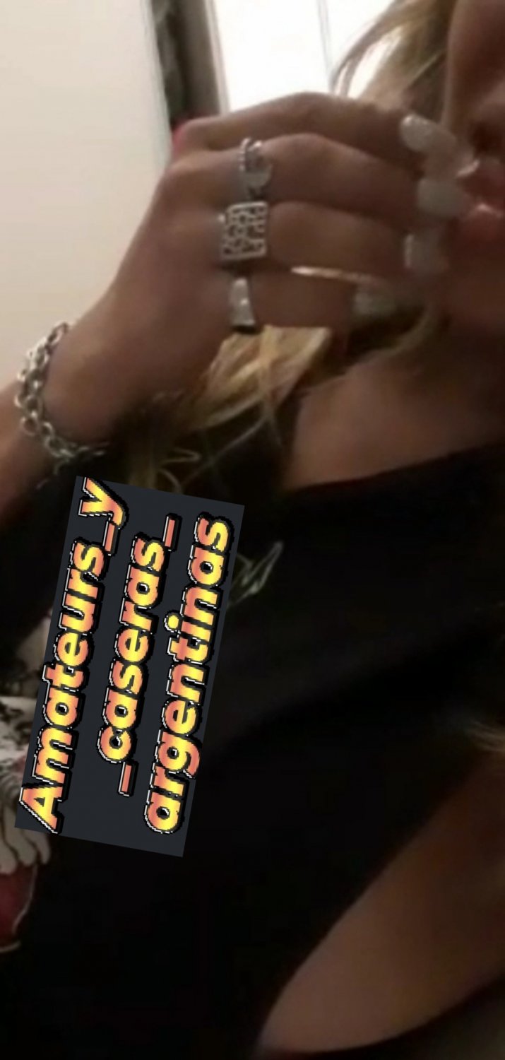 Mas pajas de la milf rosarina con enormes y sabrosas tetas #eLSEZnRC