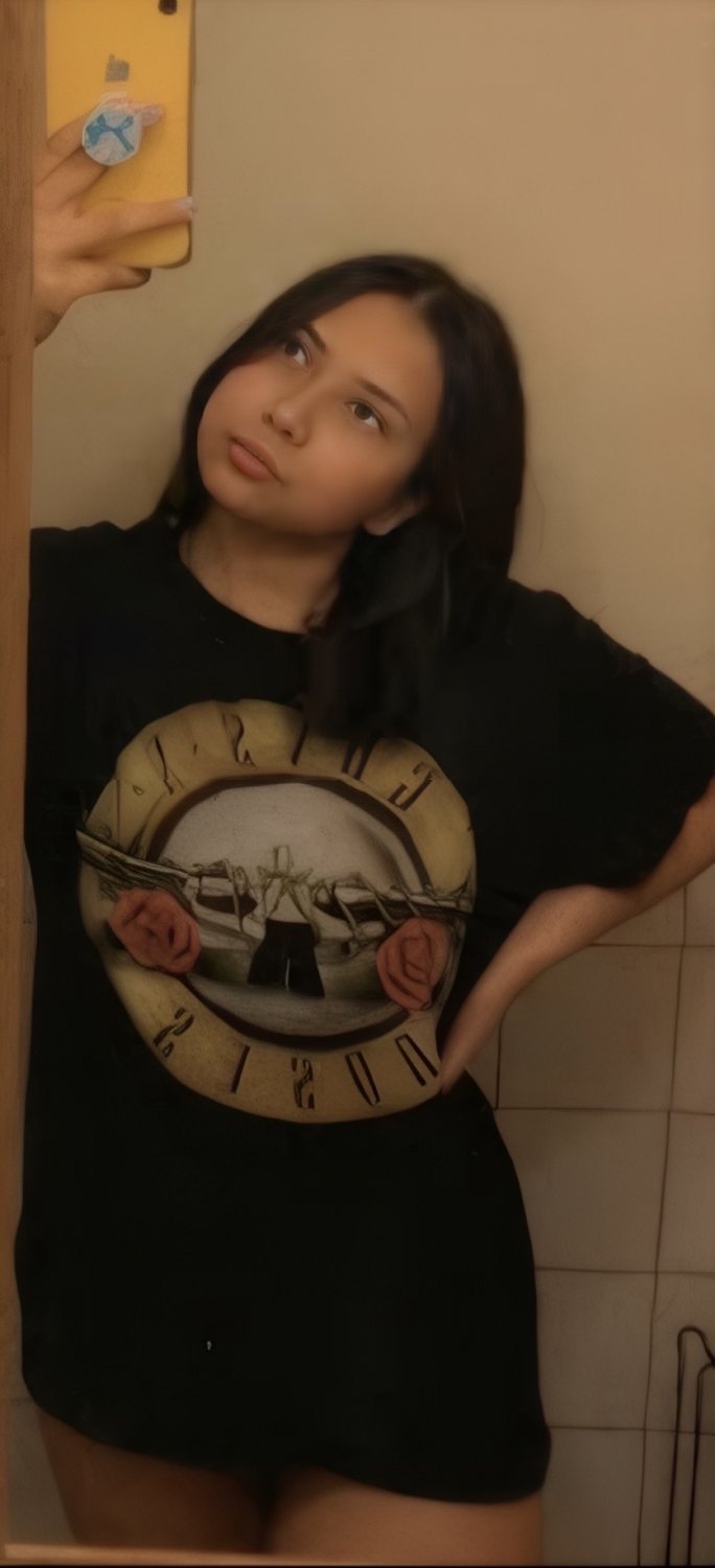 Latina showing off #VHacBCUm