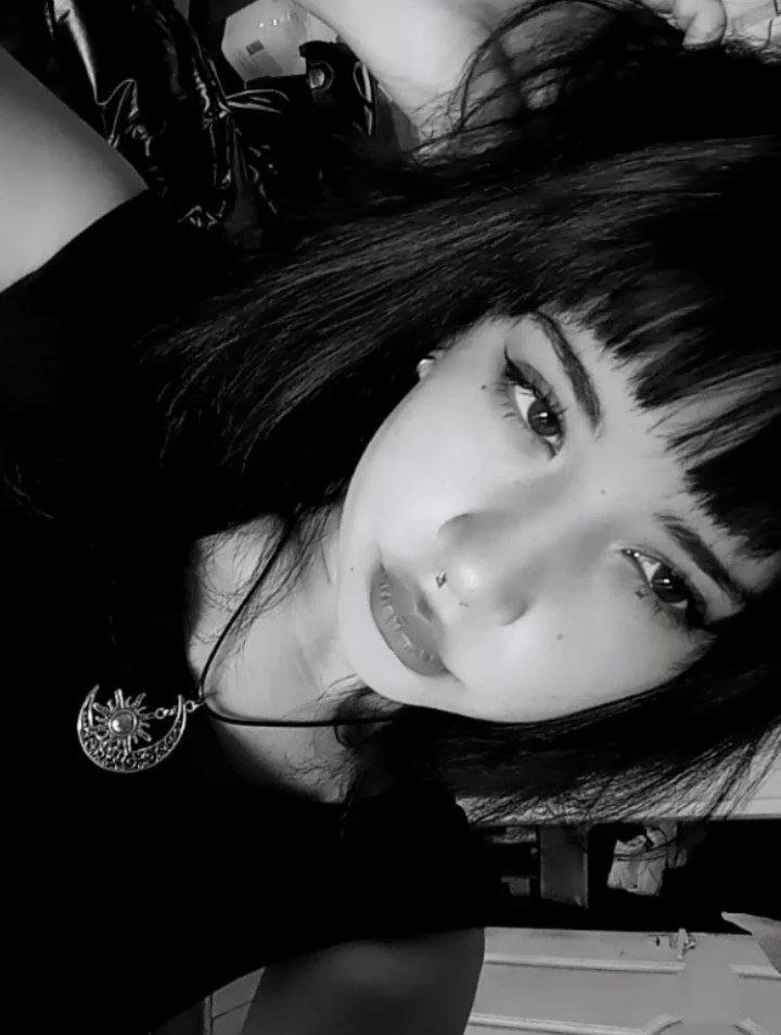 La zorra de Vicky busca leche en su boquita #UJlycncm