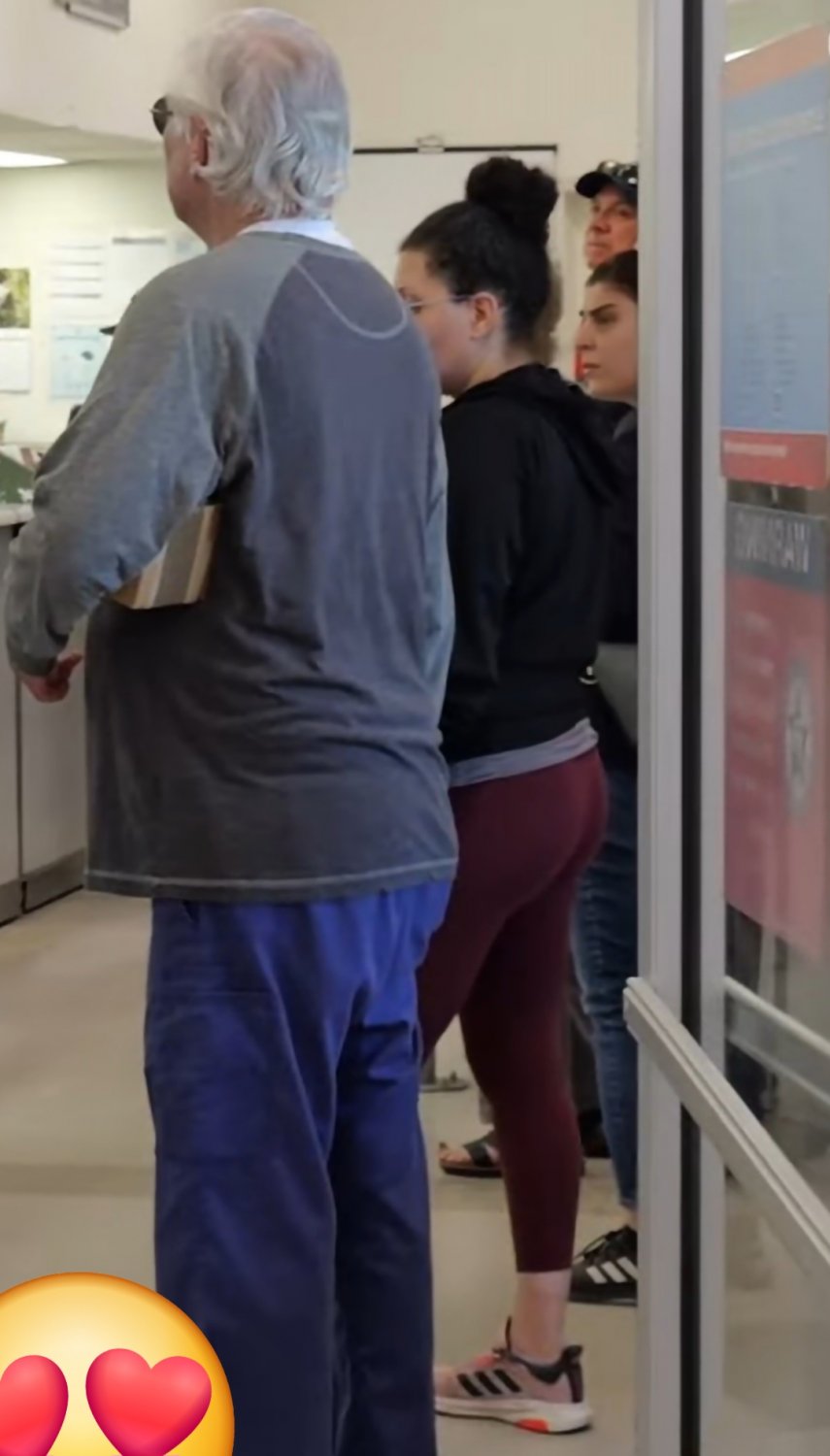 Random chicks #1wCPwcgi