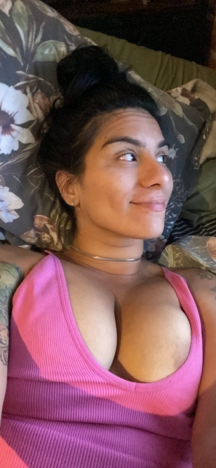 Random chicks #6lHj88Kn