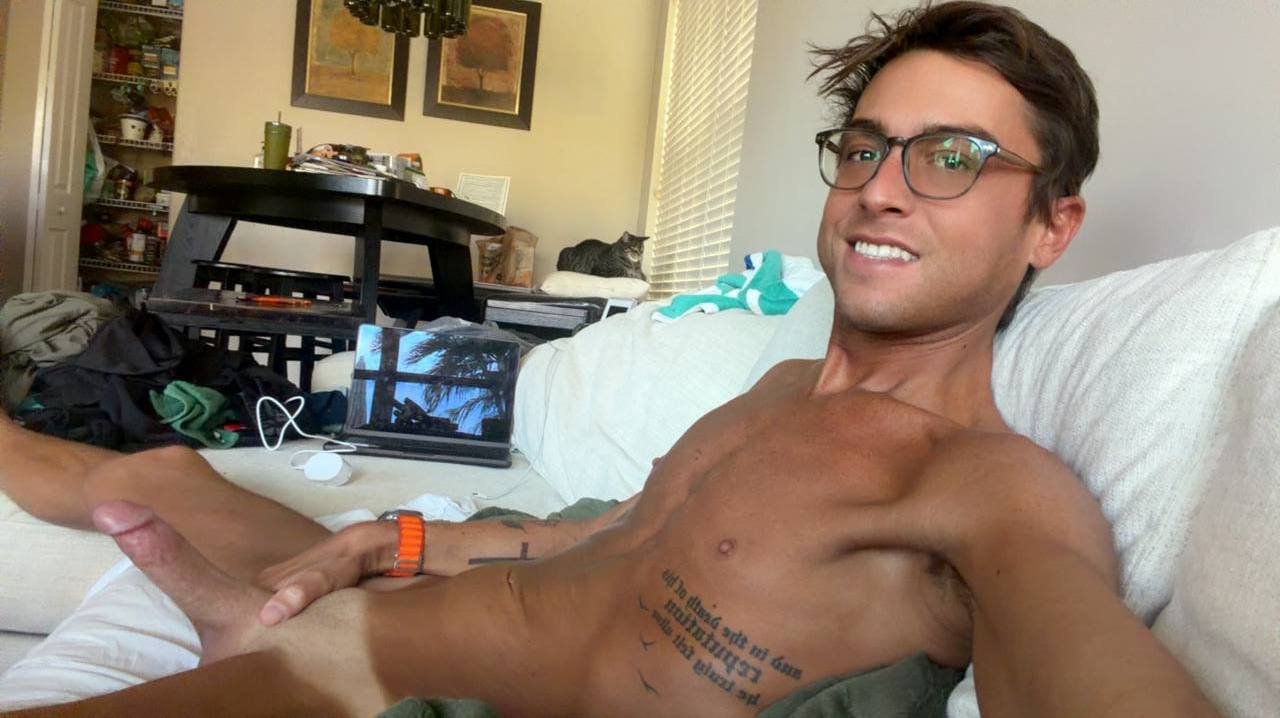 Slut faggot Drew #Mod3V4rC